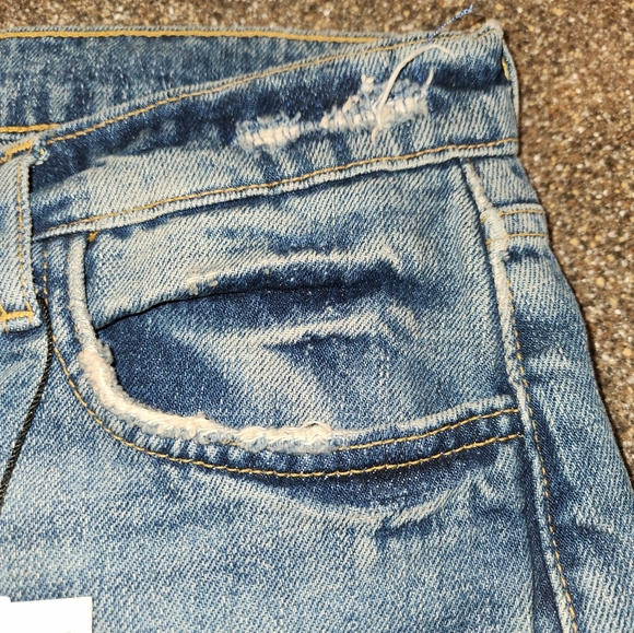 NWT Zara High Rise Jeans Size 4 Button Up Fly Minimal Distressing Hem & Pockets - Picture 8 of 16